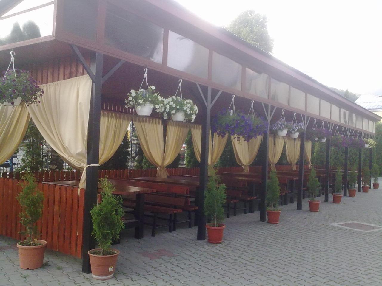 Hotel Ineul Rodna Luaran gambar